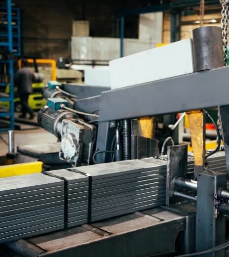 Bandsaw cutting machine image